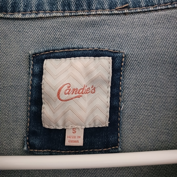 Candie's • Women's Relaxed Distressed  Denim Trucker Jean Jacket - Picture 6 of 12